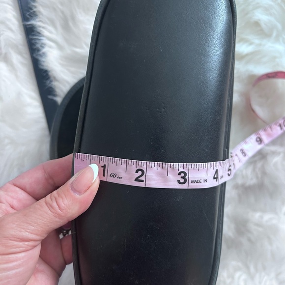 Vintage 90's Coach Fletcher #4150 black leather
shoulder/crossbody bag - Picture 9 of 14